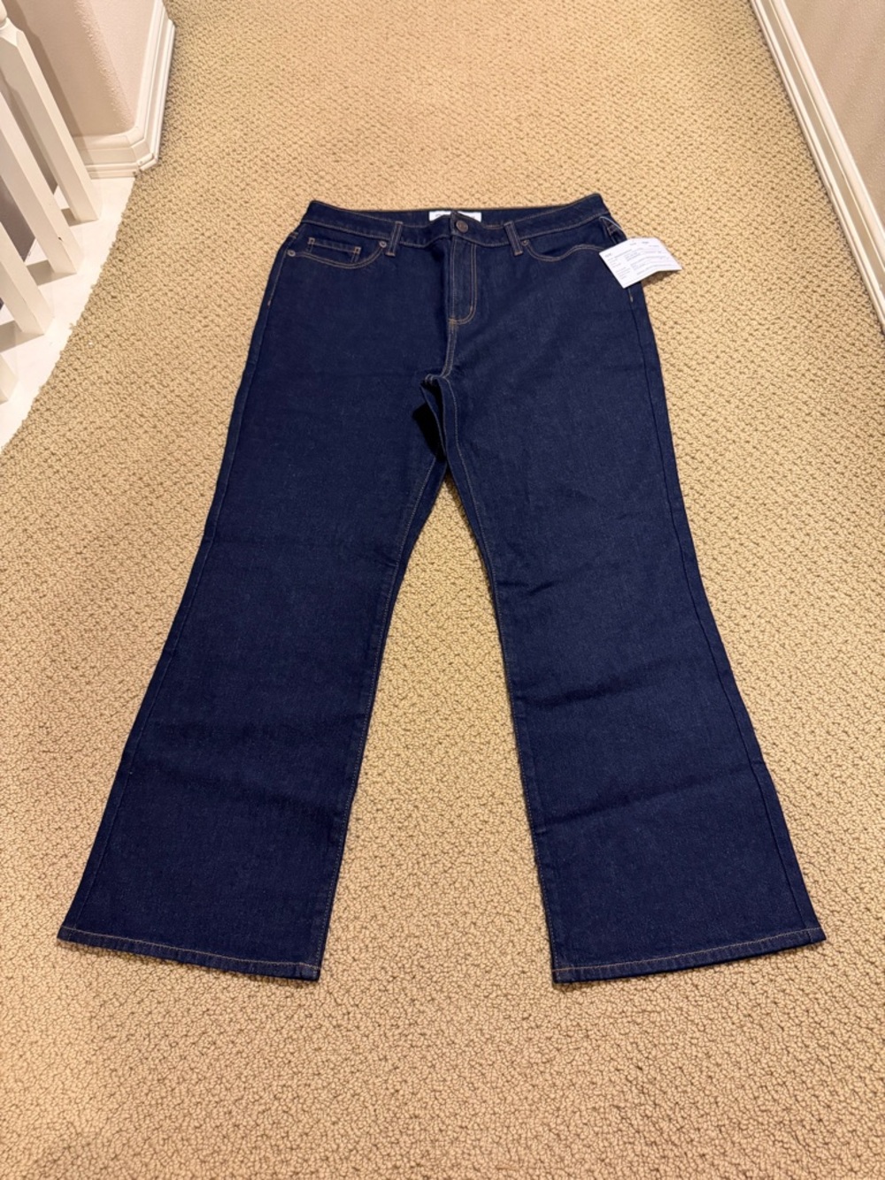Amazon Essentials Medium Stretch Mid Rise Kick Crop Jeans (Women’s Size 10)